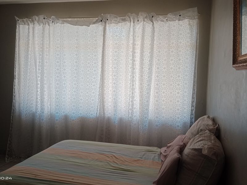 Modern & Convenient 1-Bedroom Flat in the Heart of Vereeniging CBD - Photo 9