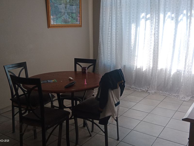 Modern & Convenient 1-Bedroom Flat in the Heart of Vereeniging CBD - Photo 1