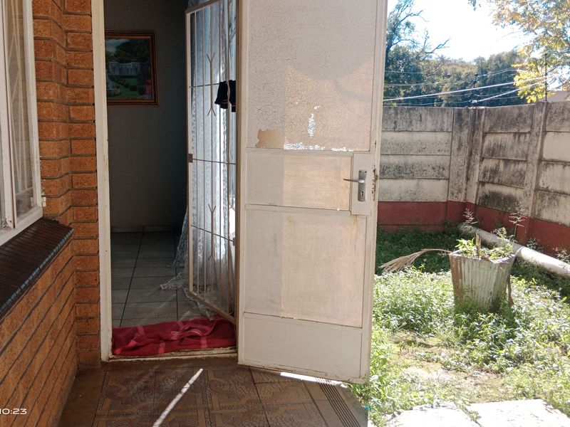 Modern & Convenient 1-Bedroom Flat in the Heart of Vereeniging CBD - Photo 6