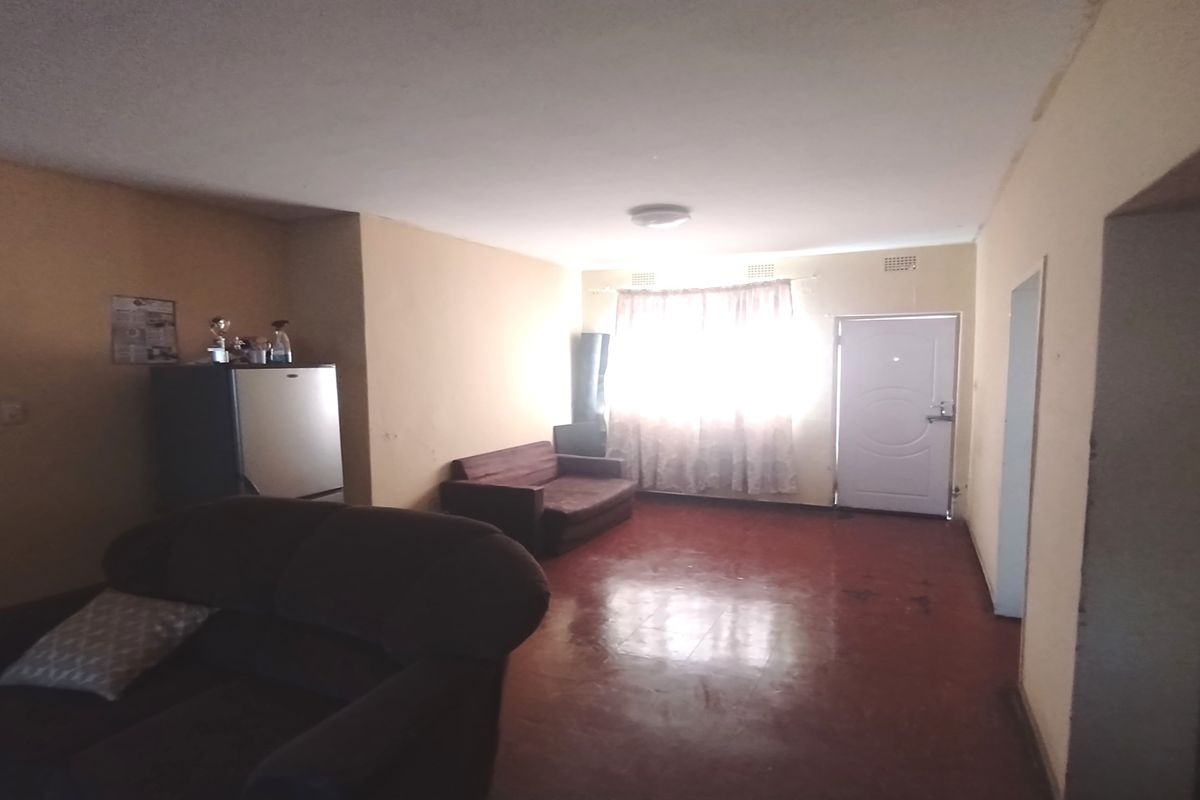 Lovely 2 bedroom ground loo unit Antonhof - Photo 3