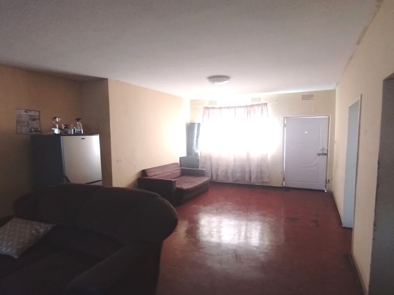 Lovely 2 bedroom ground loo unit Antonhof - Photo 3
