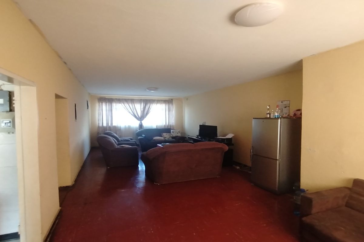 Lovely 2 bedroom ground loo unit Antonhof - Photo 2