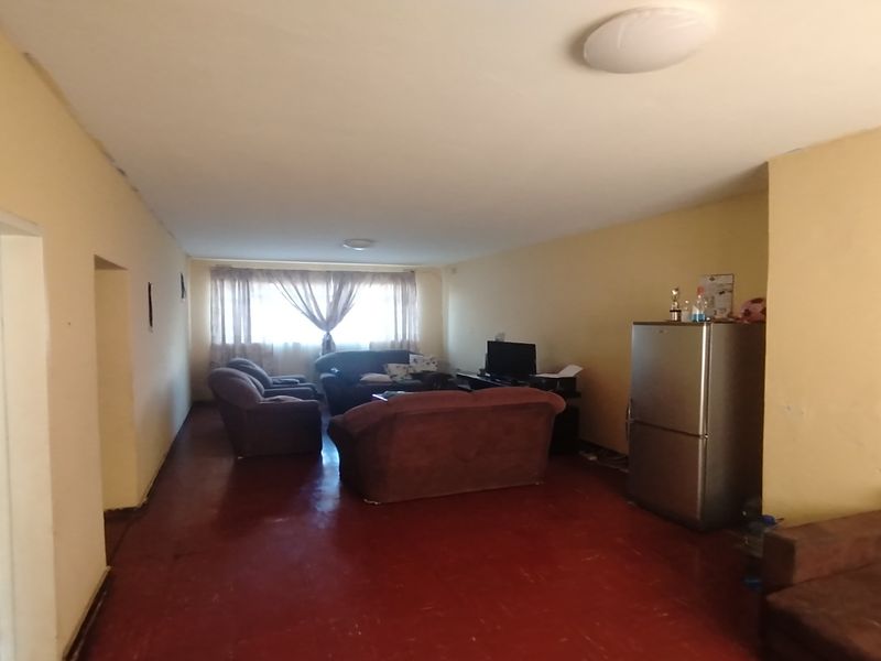 Lovely 2 bedroom ground loo unit Antonhof - Photo 2