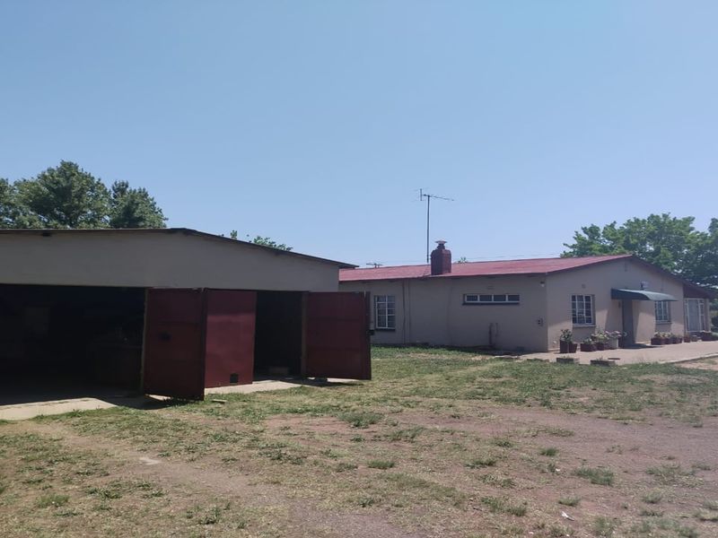 Spacious 3-Bedroom Smallholding for Sale in Nanescol AH - Photo 1