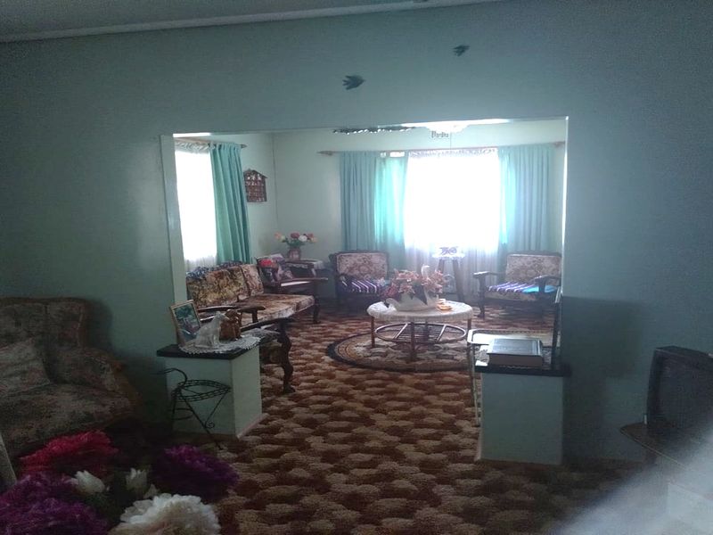 Spacious 3-Bedroom Smallholding for Sale in Nanescol AH - Photo 3