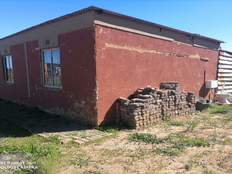 Spacious 2 bedroom house for sale! - Photo 3