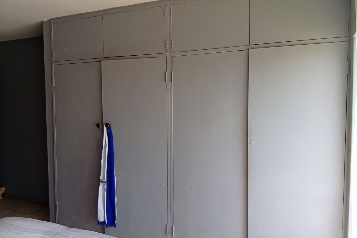 🌆 Stylish CBD Living – Spacious 3-Bedroom Flat with Balcony in the Heart of Vereeniging! - Photo 4