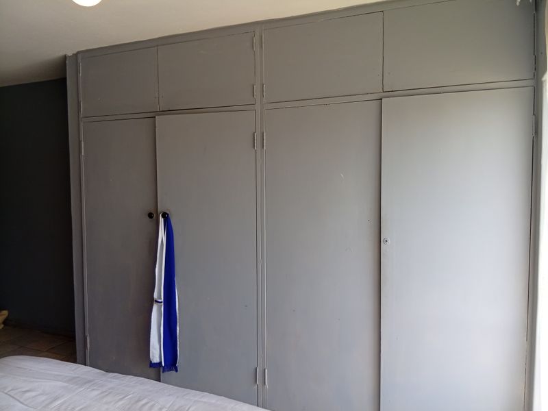🌆 Stylish CBD Living – Spacious 3-Bedroom Flat with Balcony in the Heart of Vereeniging! - Photo 4