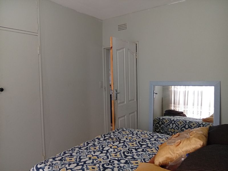 🌆 Stylish CBD Living – Spacious 3-Bedroom Flat with Balcony in the Heart of Vereeniging! - Photo 5