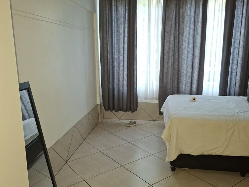 ✨ Stylish & Convenient 2-Bedroom Flat in the Heart of Vereeniging CBD ✨ - Photo 10