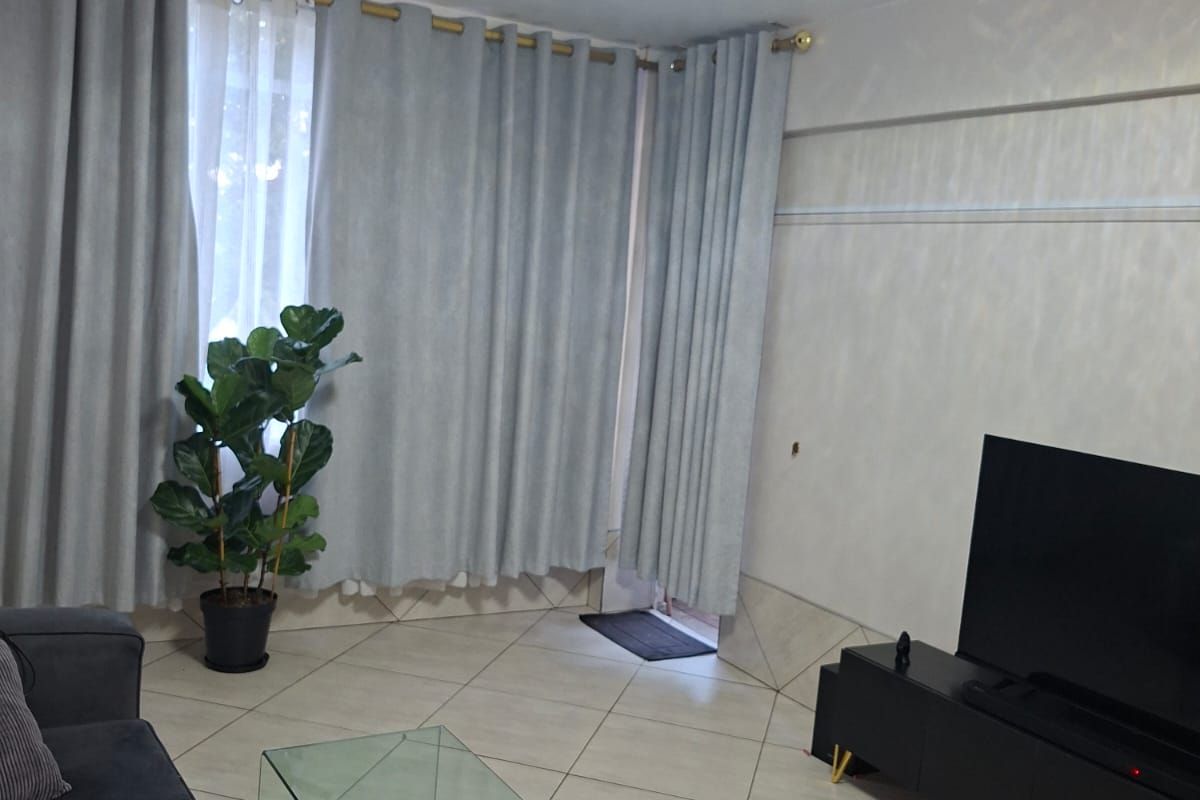 ✨ Stylish & Convenient 2-Bedroom Flat in the Heart of Vereeniging CBD ✨ - Photo 2