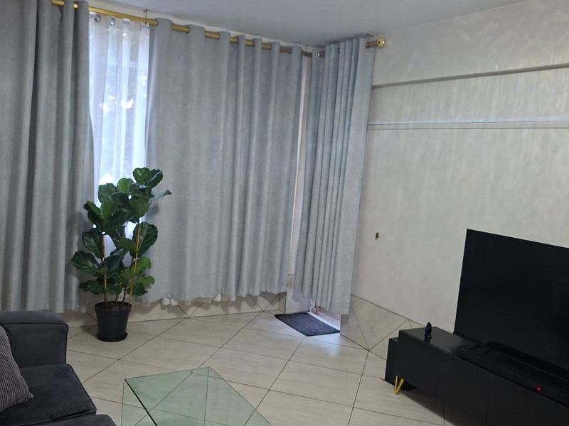 ✨ Stylish & Convenient 2-Bedroom Flat in the Heart of Vereeniging CBD ✨ - Photo 2