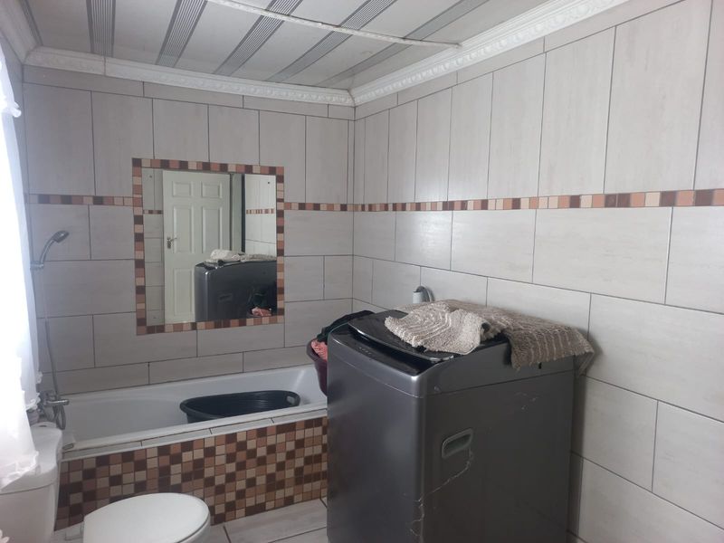 3 Bedroom - Photo 8