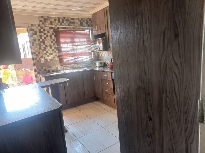 3 Bedroom - Photo 7