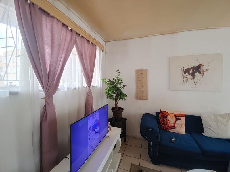 🌇 Modern 1-Bedroom Flat with Balcony in the Heart of Vereeniging CBD - Photo 7