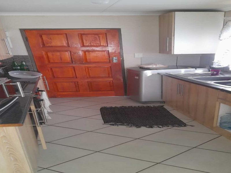 2Bedroom Home Perfect for First Time Buyers - Photo 10