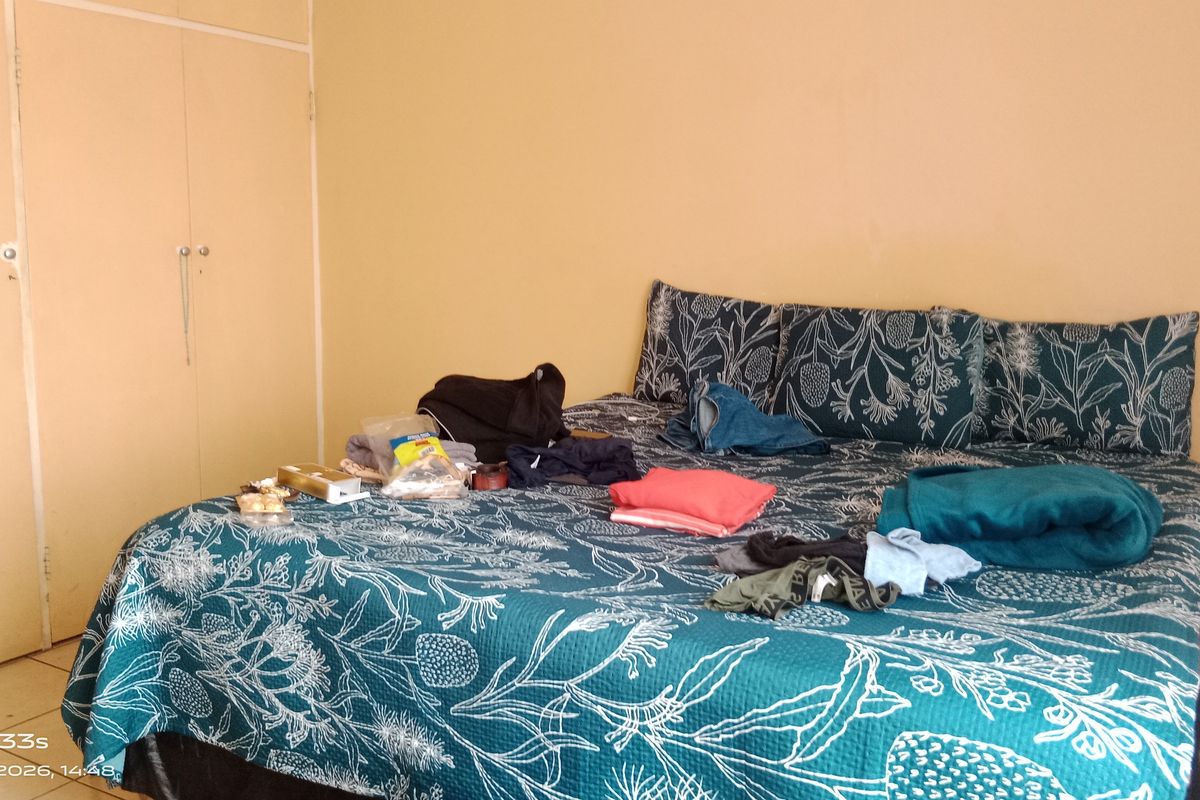 Modern & Convenient 1-Bedroom Flat in the Heart of Vereeniging CBD - Photo 4
