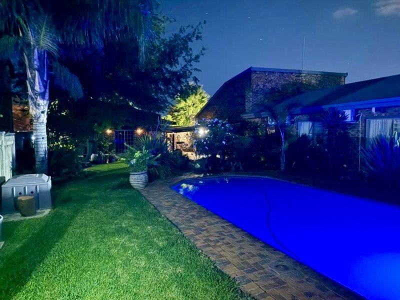Charming Family Home with Pool, Borehole & Exceptional Extras in Central Vanderbijlpark - Photo 5