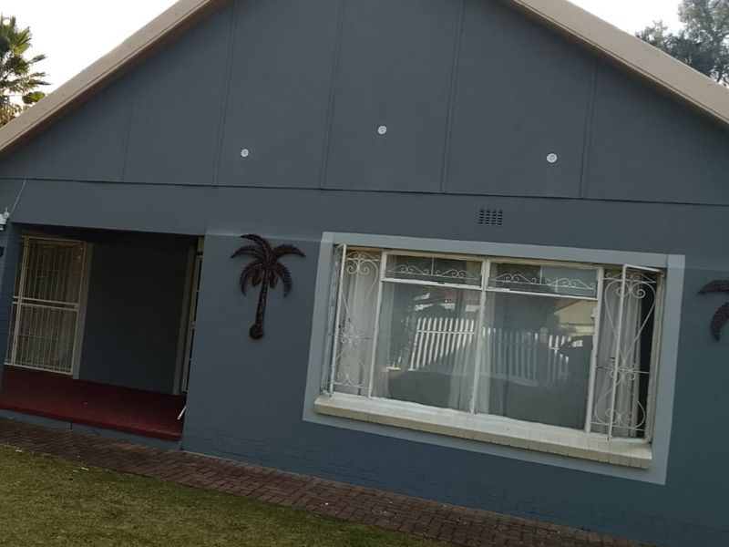 3 Bedroom - Photo 1