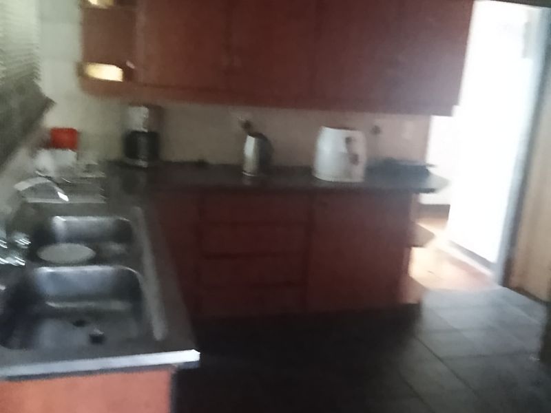 3 Bedroom - Photo 9
