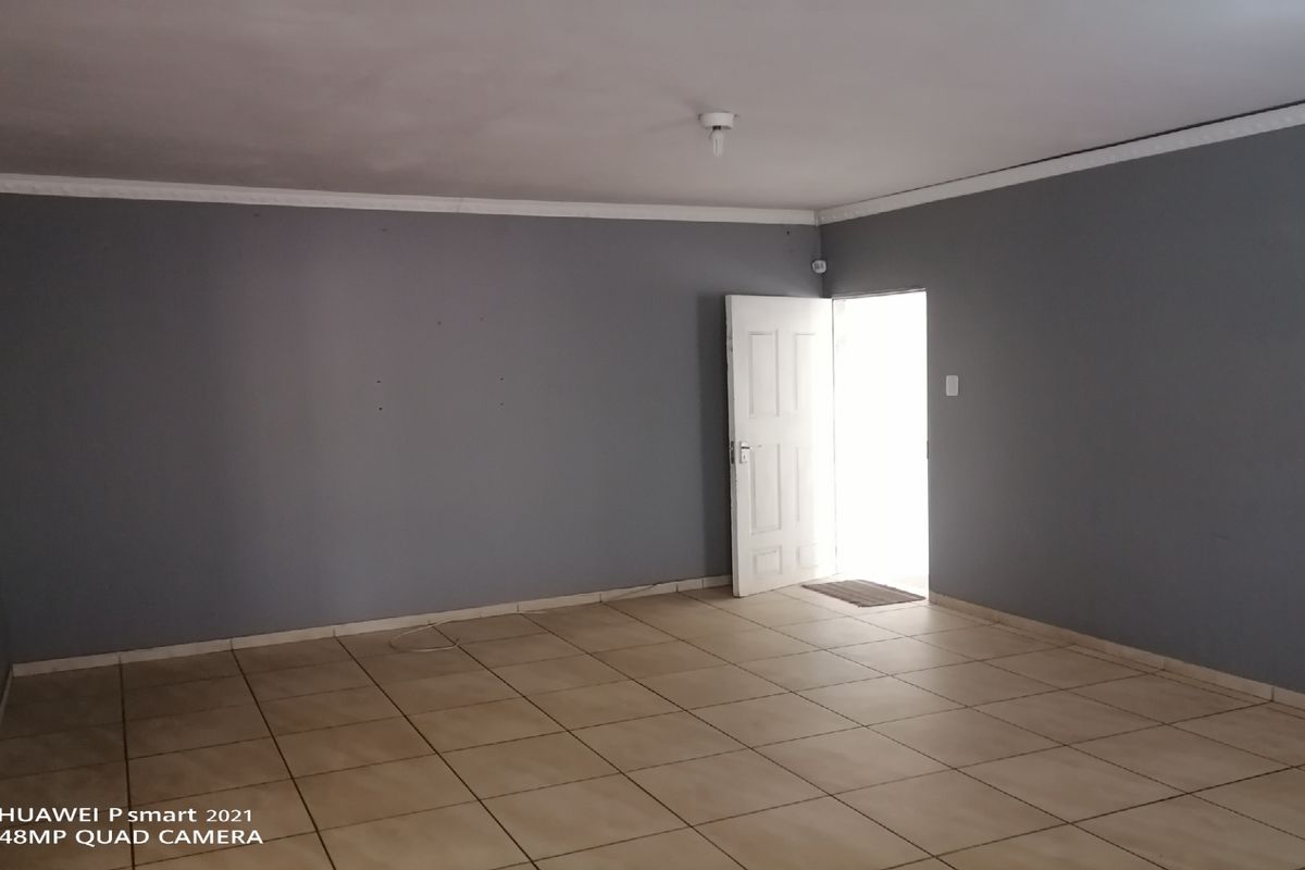 Spacious 3 bedroom house for Sale - Photo 3