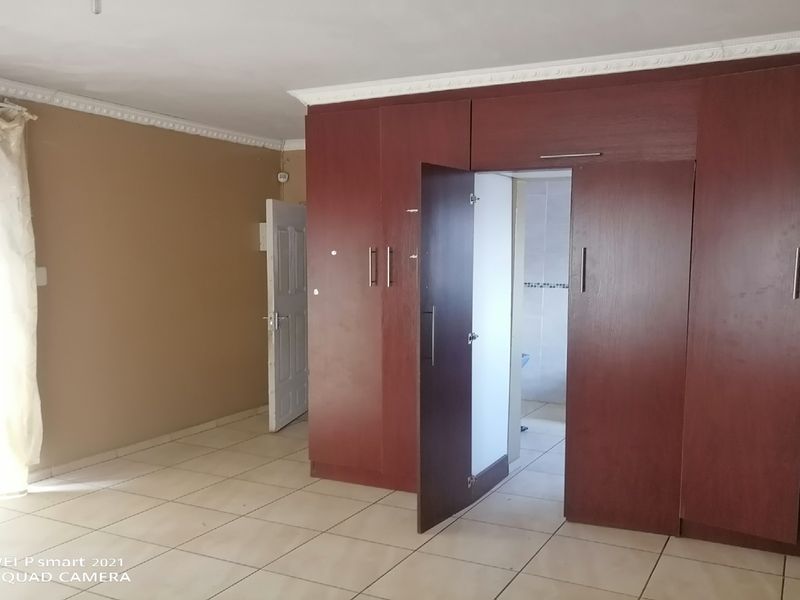 Spacious 3 bedroom house for Sale - Photo 7