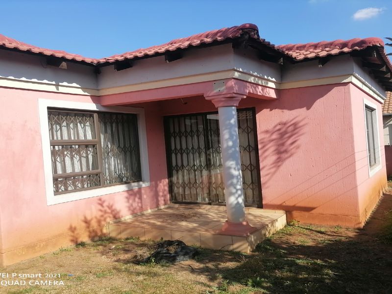 Spacious 3 bedroom house for Sale - Photo 2