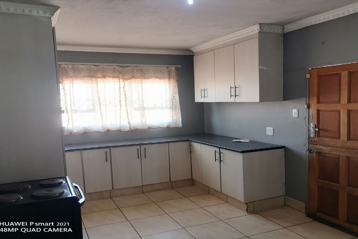 Spacious 3 bedroom house for Sale - Photo 4