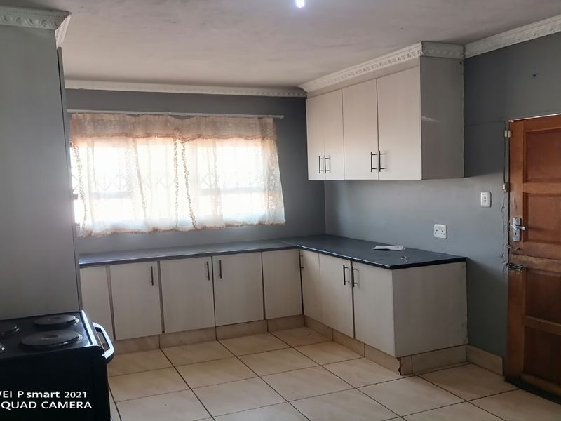 Spacious 3 bedroom house for Sale - Photo 4