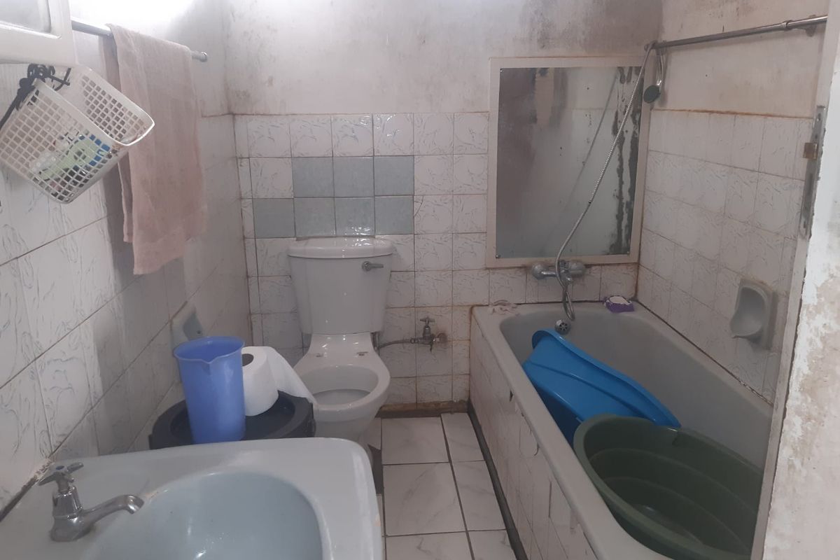 ✨ Comfortable & Convenient 2-Bedroom Flat in the Heart of Vereeniging CBD ✨ - Photo 5