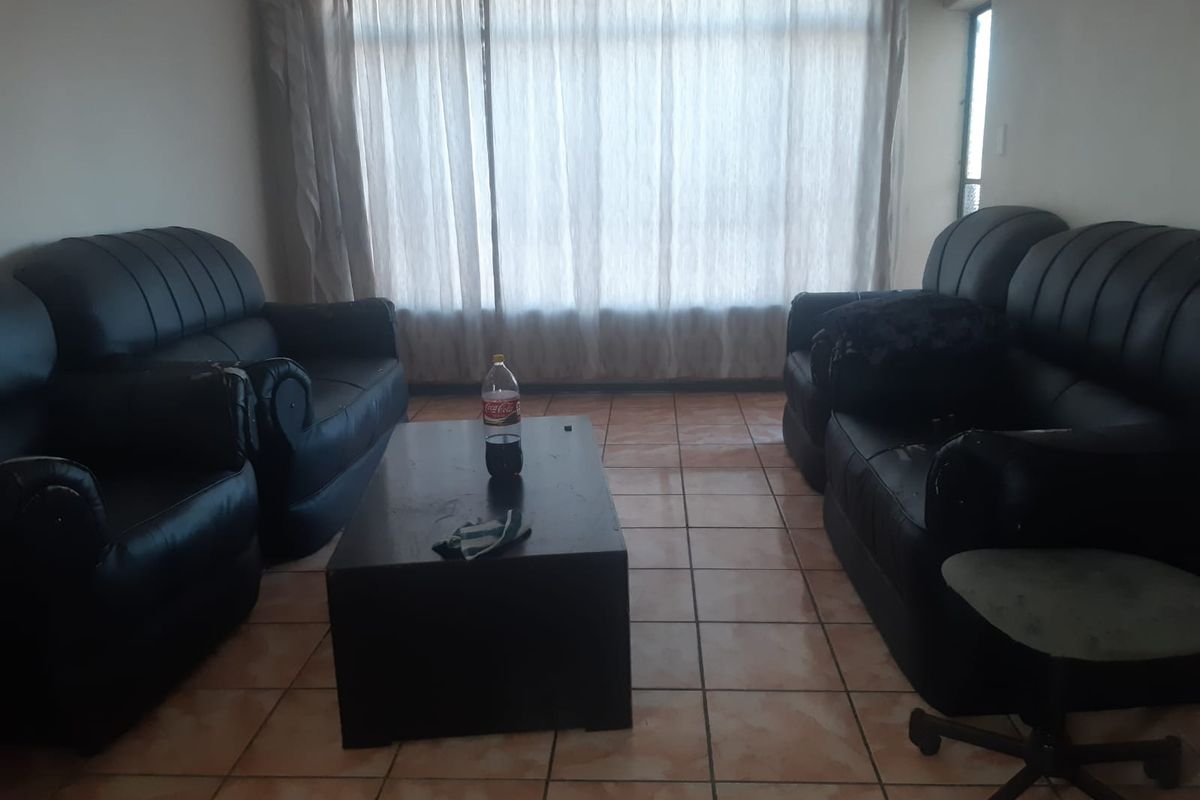 ✨ Comfortable & Convenient 2-Bedroom Flat in the Heart of Vereeniging CBD ✨ - Photo 2