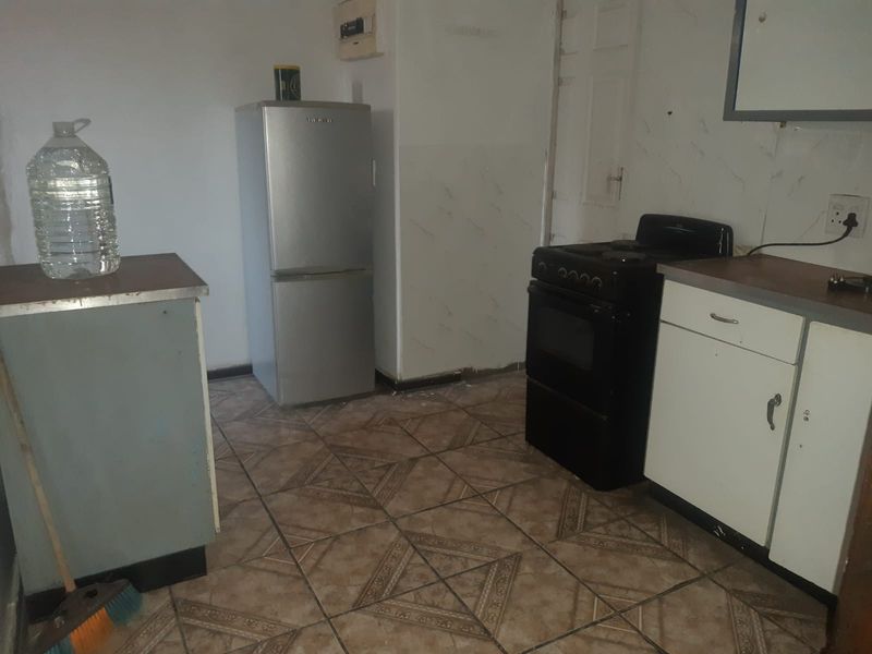 ✨ Comfortable & Convenient 2-Bedroom Flat in the Heart of Vereeniging CBD ✨ - Photo 1