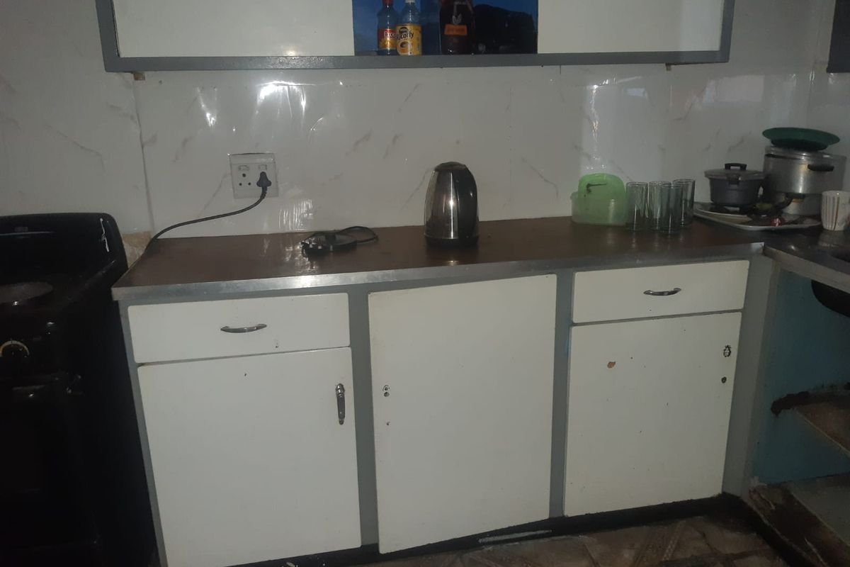 ✨ Comfortable & Convenient 2-Bedroom Flat in the Heart of Vereeniging CBD ✨ - Photo 3