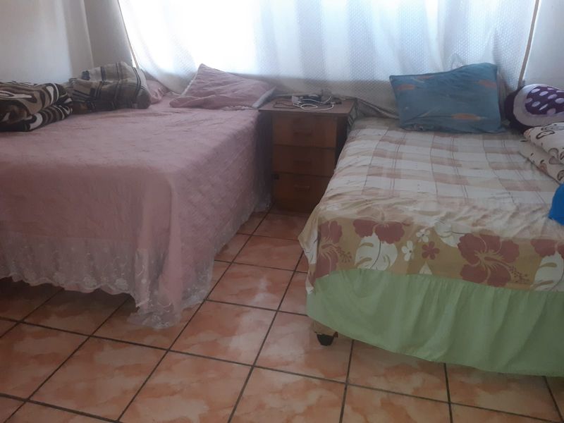 ✨ Comfortable & Convenient 2-Bedroom Flat in the Heart of Vereeniging CBD ✨ - Photo 9