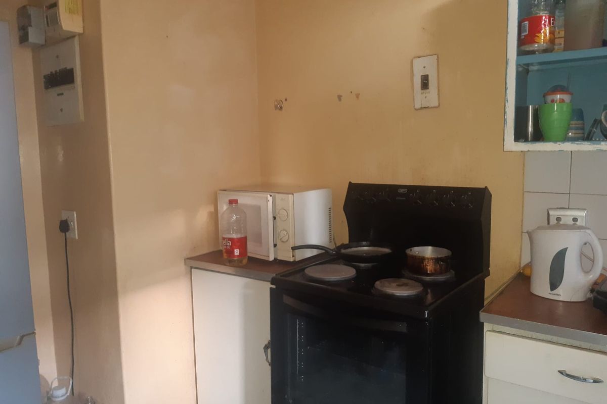 🌟 Charming 1-Bedroom Flat with Balcony & Secure Garage – Perfect Lock-Up-and-Go! - Photo 5