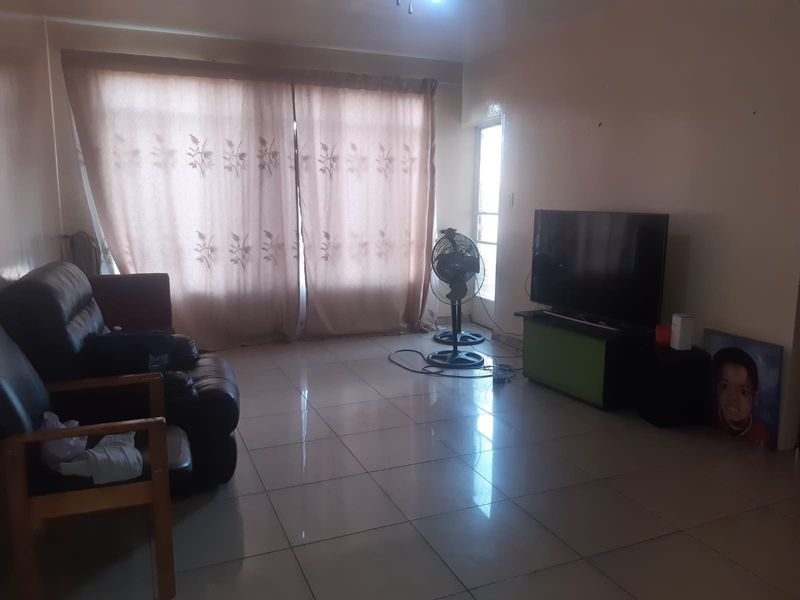 🌟 Charming 1-Bedroom Flat with Balcony & Secure Garage – Perfect Lock-Up-and-Go! - Photo 8