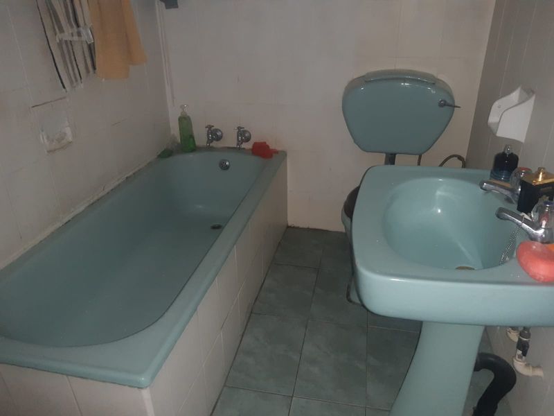 🌟 Charming 1-Bedroom Flat with Balcony & Secure Garage – Perfect Lock-Up-and-Go! - Photo 9