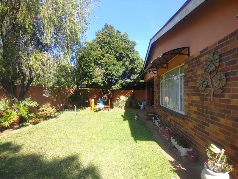 Spacious Family Home with Excellent Extras in Vanderbijlpark - Photo 10