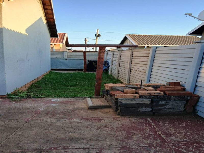 Perfect Starter Home in Savanna City - Photo 1
