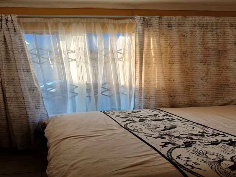 Perfect Starter Home in Savanna City - Photo 10