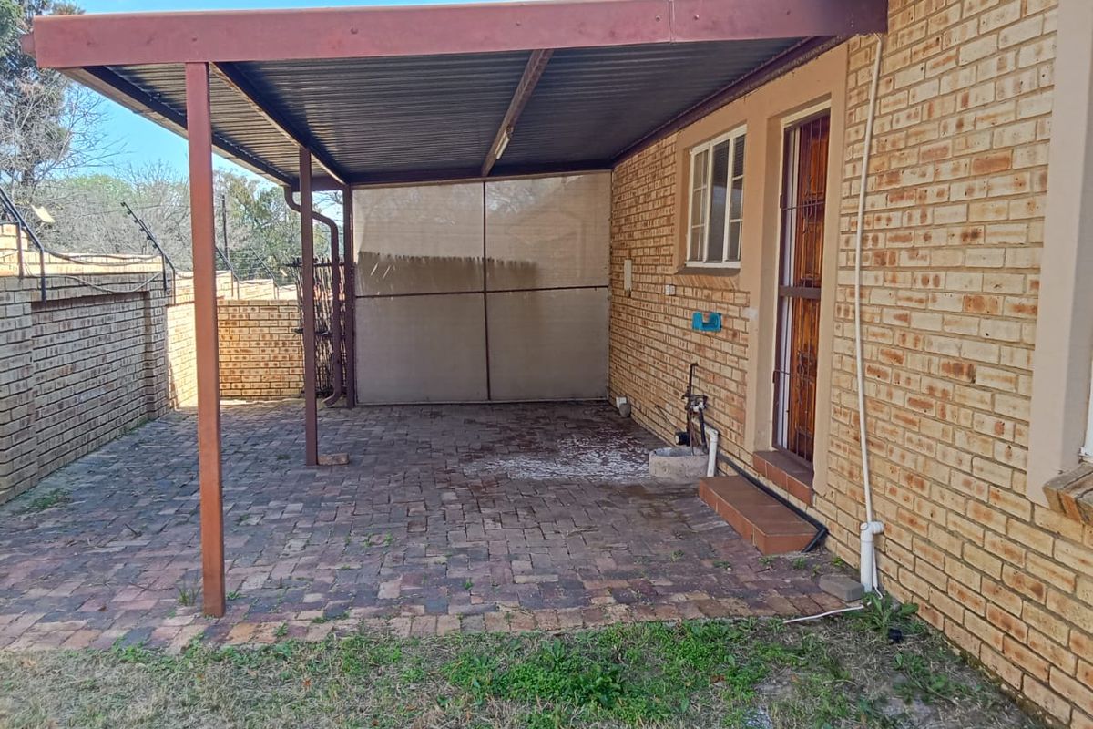 🏡 FOR SALE – BEAUTIFUL 2 BEDROOM TOWNHOUSE 🏡 - Photo 2
