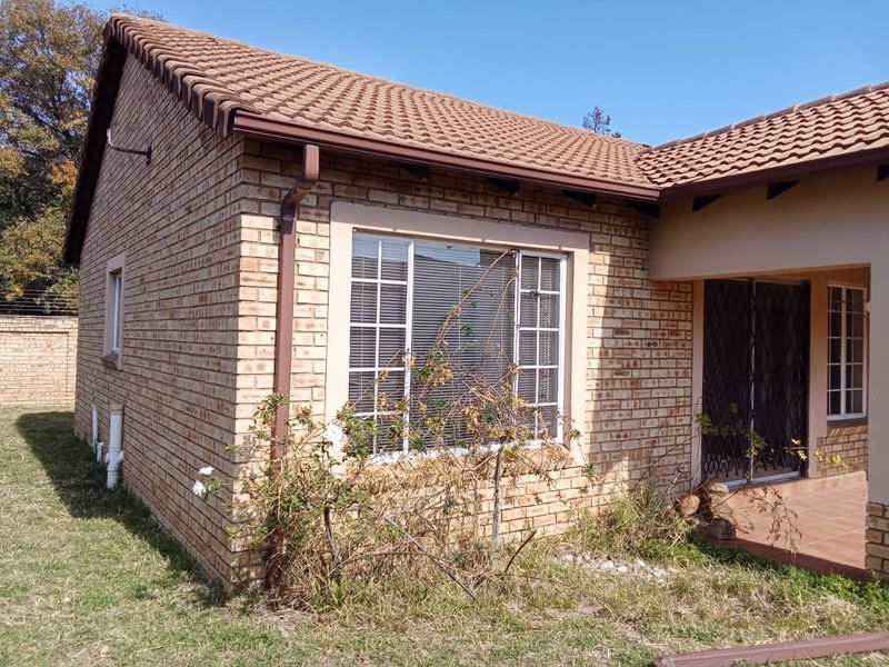 🏡 FOR SALE – BEAUTIFUL 2 BEDROOM TOWNHOUSE 🏡 - Photo 1