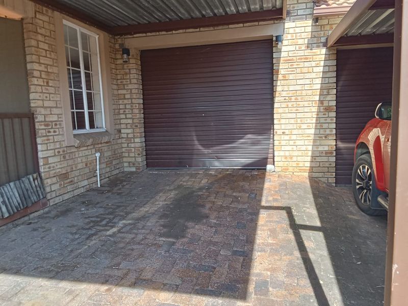 🏡 FOR SALE – BEAUTIFUL 2 BEDROOM TOWNHOUSE 🏡 - Photo 9