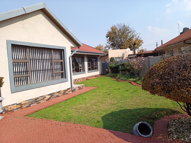 3 Bedroom house - Photo 2