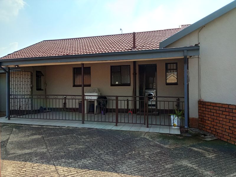 3 Bedroom house - Photo 6