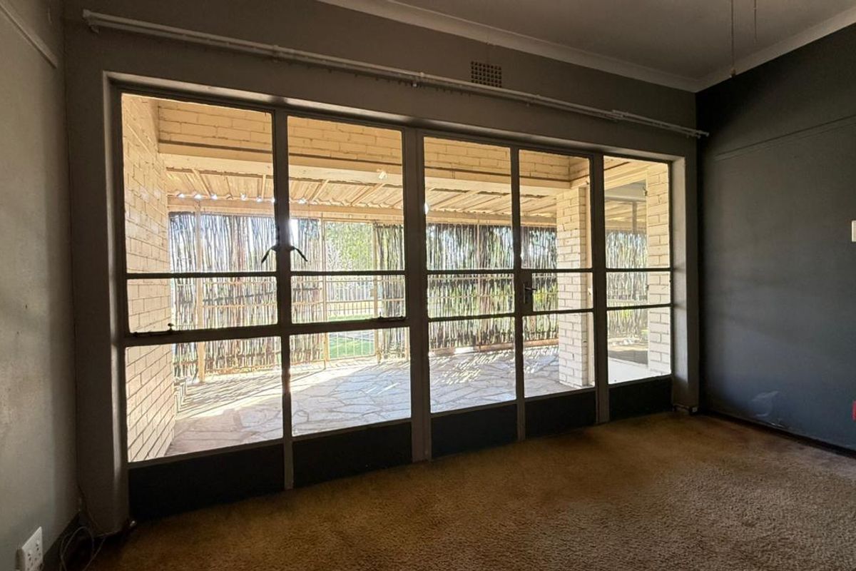 Spacious 3-Bedroom House to Rent – Pet Friendly! - Photo 3