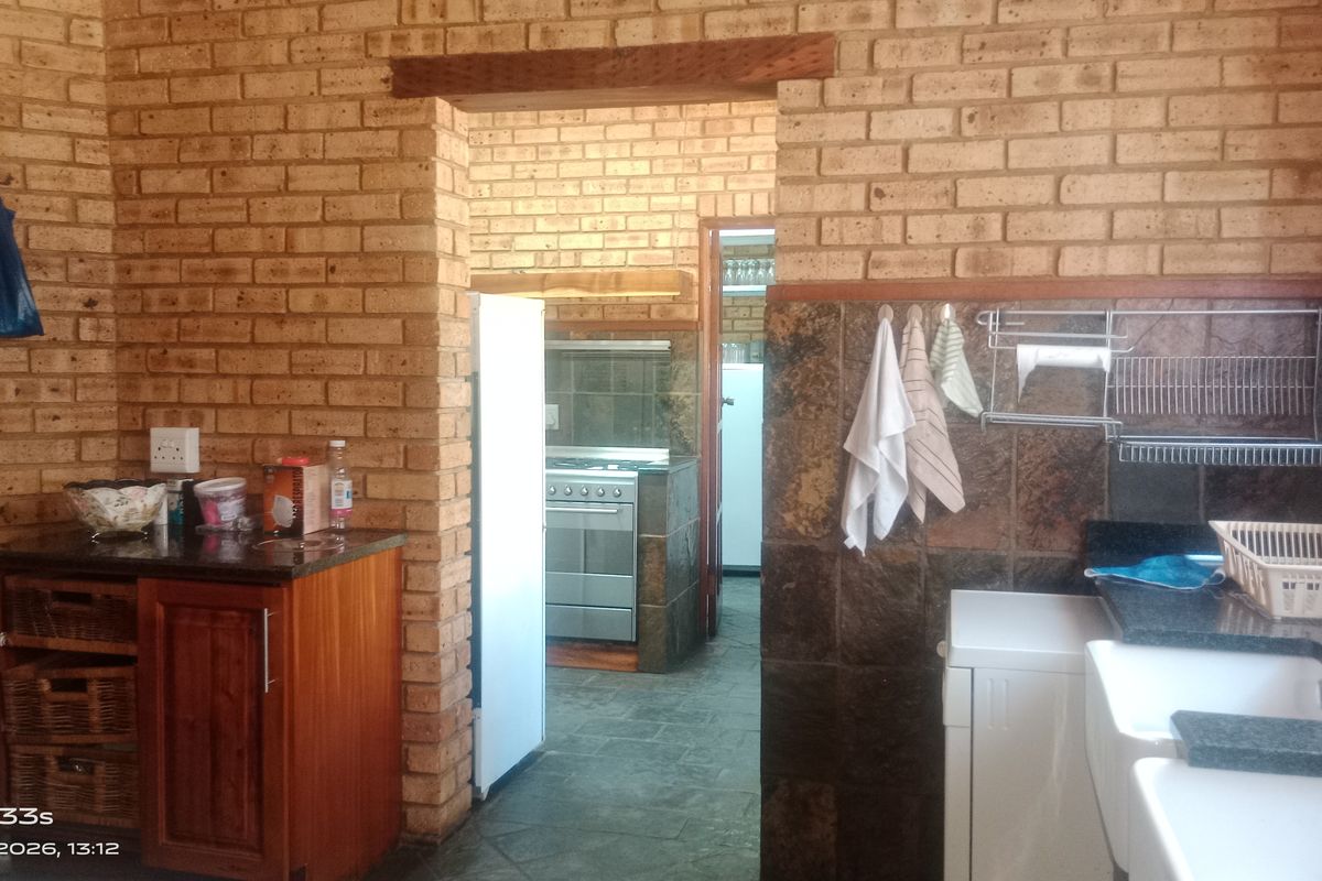 🌊 Riverside Luxury Lodge on the Vaal – A Rare 9-Bedroom Retreat with Breathtaking Views - Photo 2
