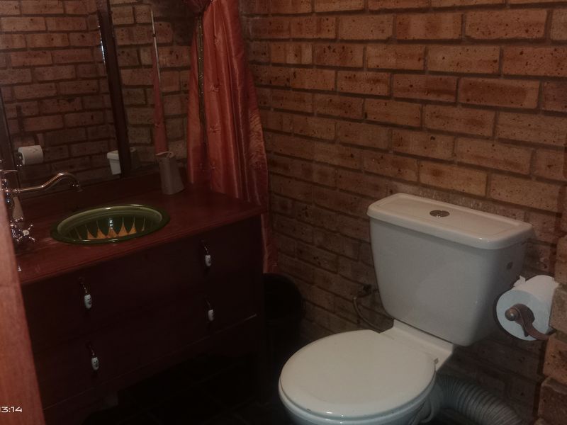 🌊 Riverside Luxury Lodge on the Vaal – A Rare 9-Bedroom Retreat with Breathtaking Views - Photo 7