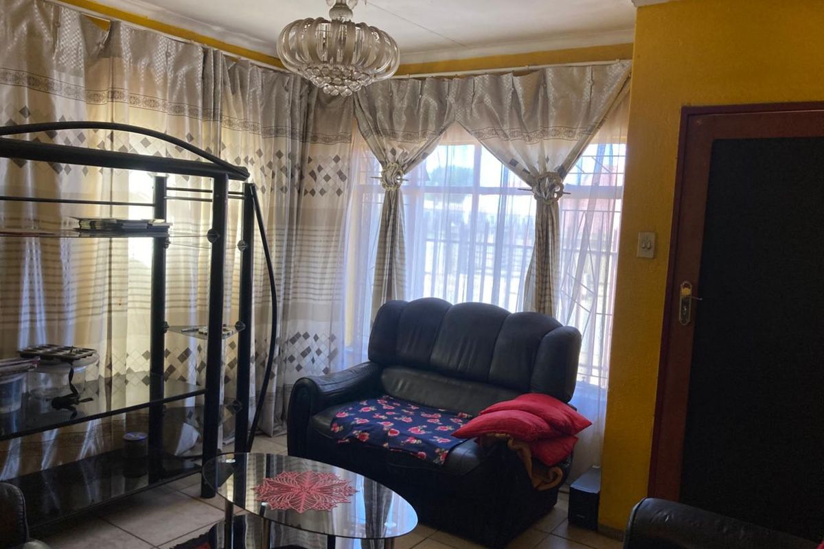 3 bedroom house for sale - Photo 3