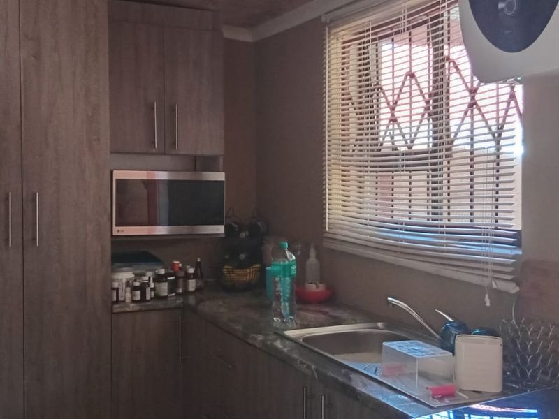 Spacious Communal Accommodation to Rent - Photo 7